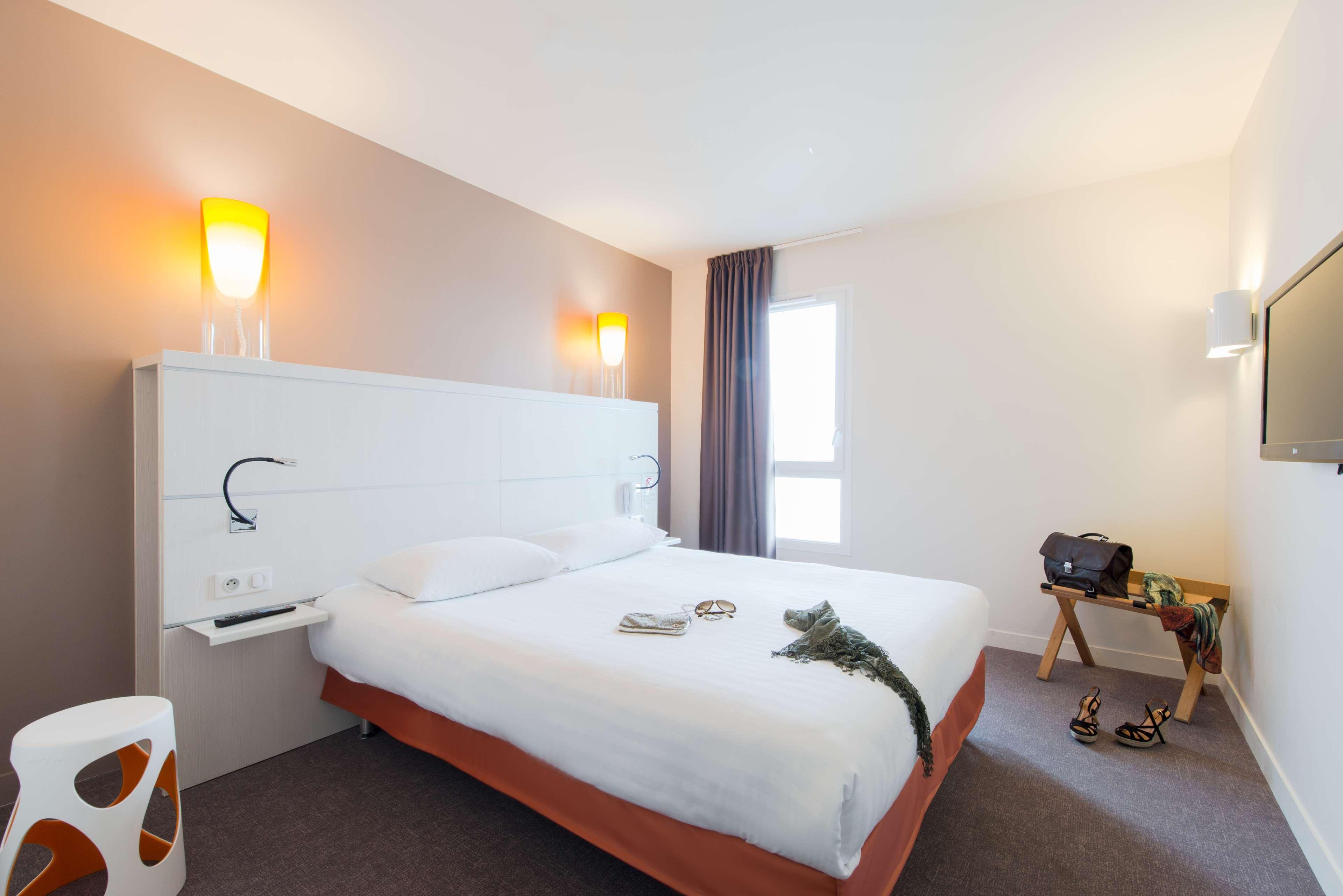 Hotel Confort La Rochelle Centre Les Minimes Bagian luar foto