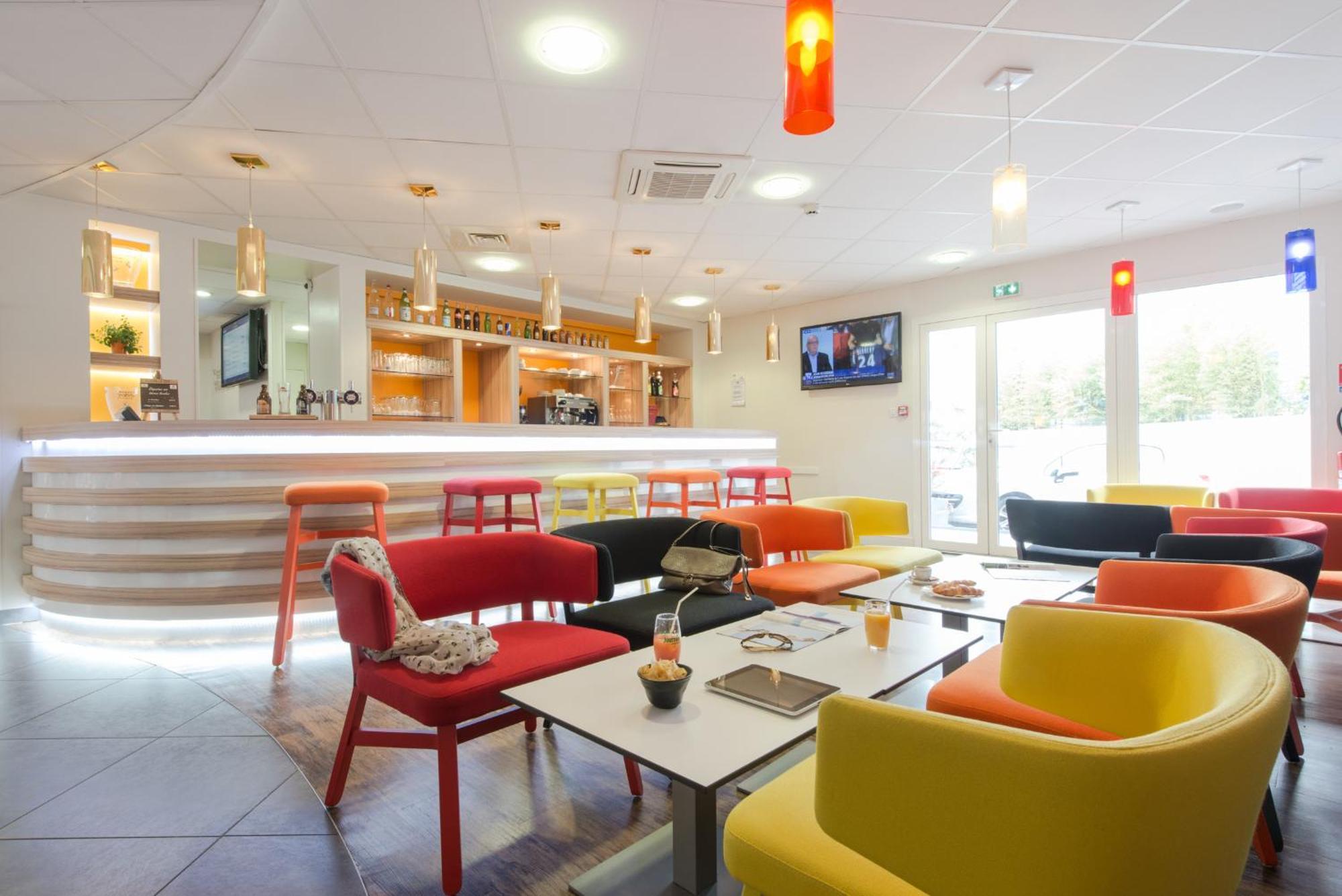 Hotel Confort La Rochelle Centre Les Minimes Bagian luar foto