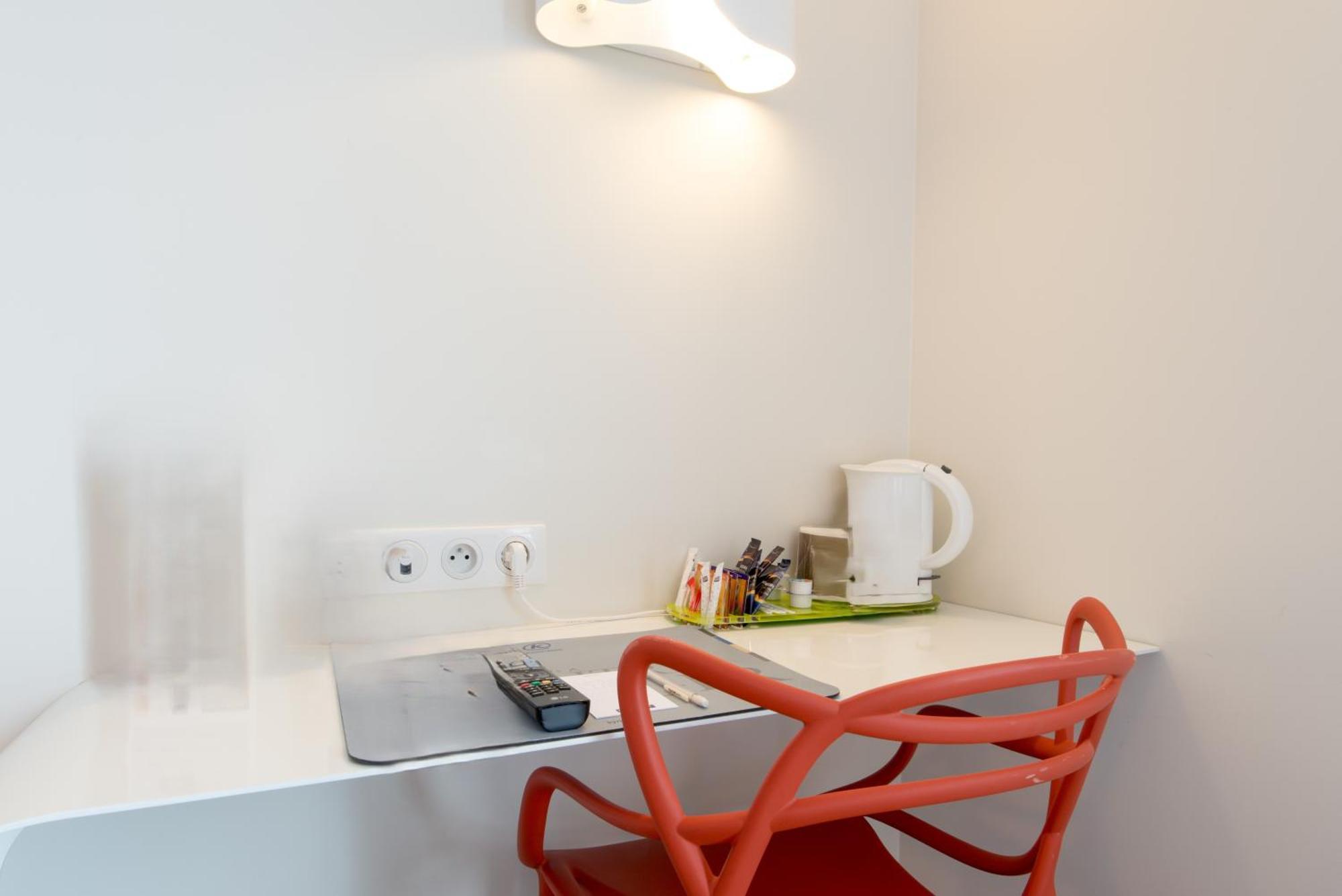 Hotel Confort La Rochelle Centre Les Minimes Bagian luar foto