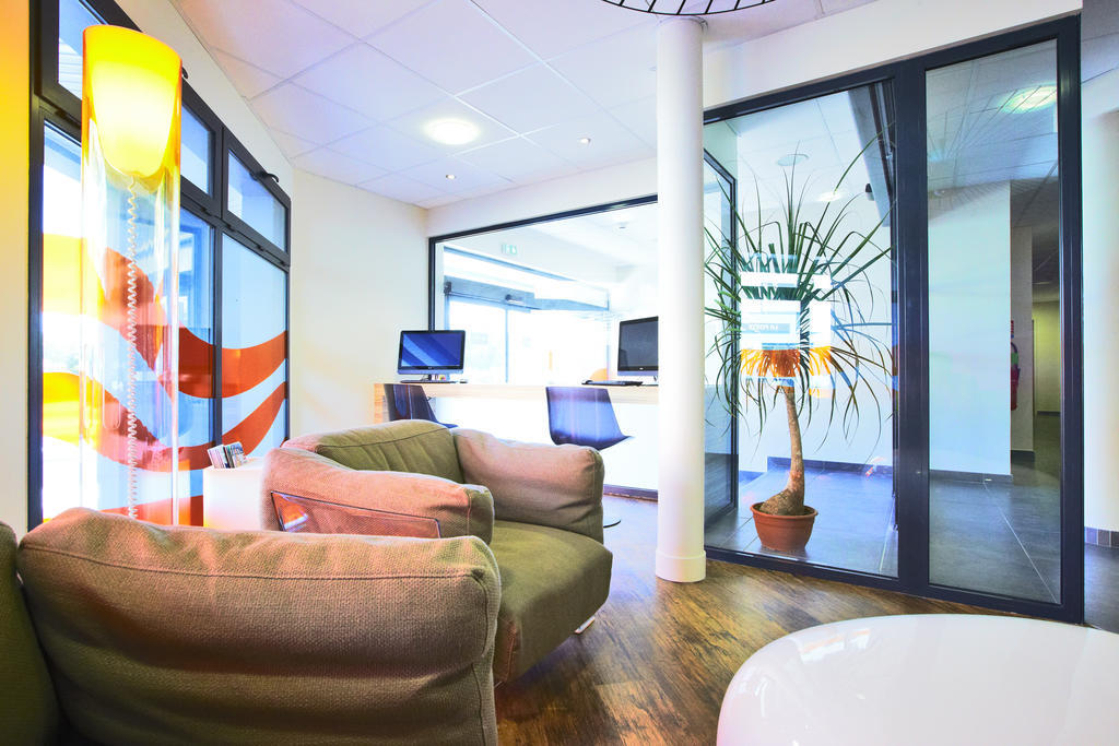 Hotel Confort La Rochelle Centre Les Minimes Bagian luar foto
