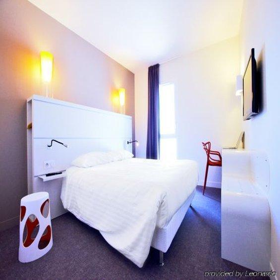 Hotel Confort La Rochelle Centre Les Minimes Bagian luar foto
